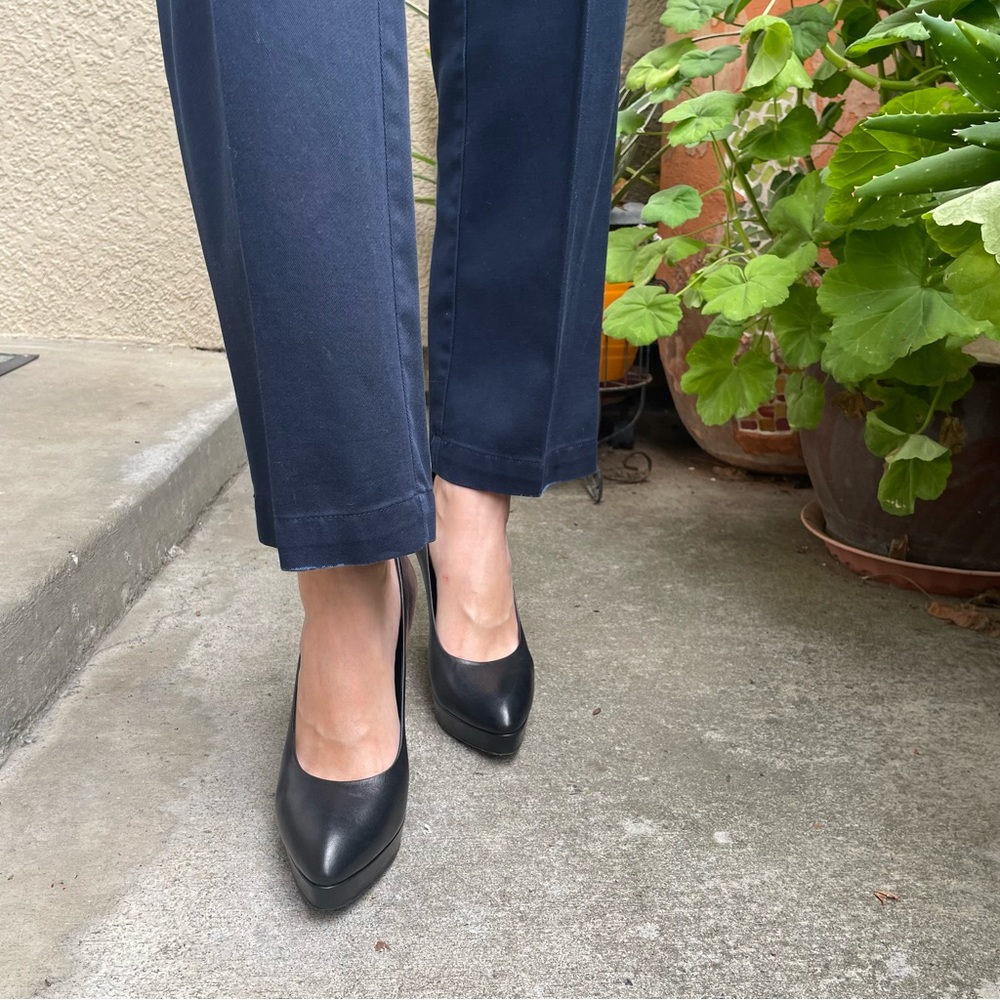 Vintage black Gucci all leather heels with dust bag and extra heel tops - Picture 6 of 16